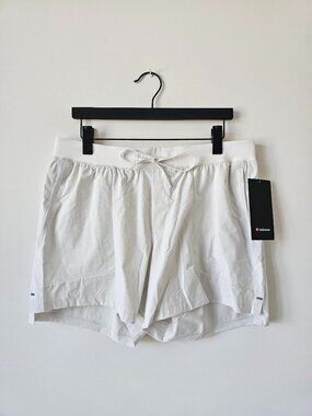 NWT LULULEMON LVPR Light Vapor White License To Train Shorts 5" LL Men's XL